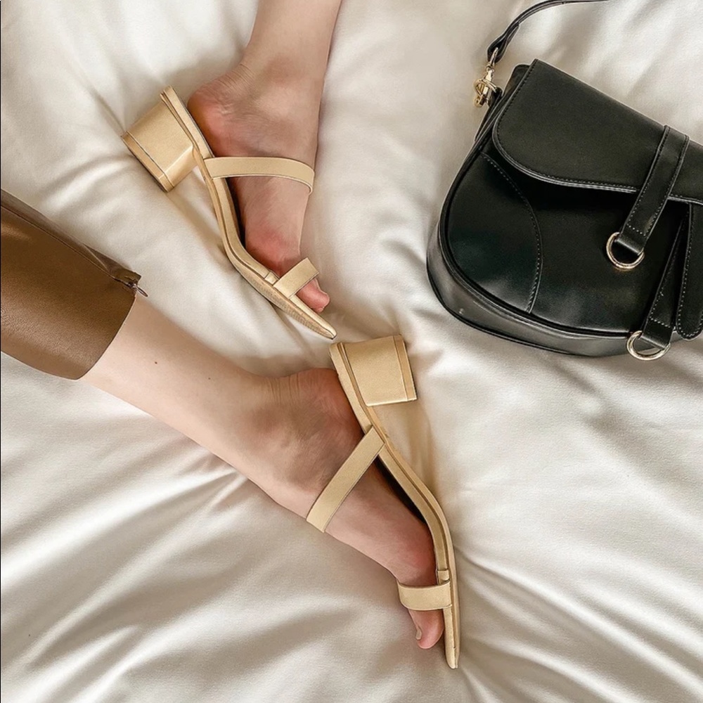 Lulus vanilla mules - size 8.5 - NEVER WORN